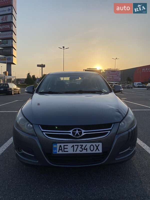 Седан JAC J5 2014 в Львові