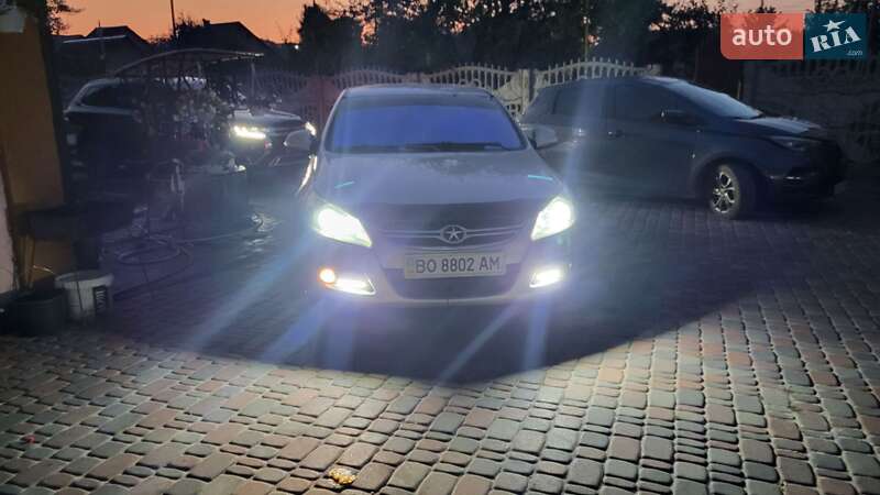 Седан JAC J5 2013 в Кременці