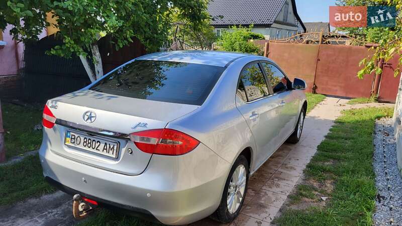 Седан JAC J5 2013 в Кременці