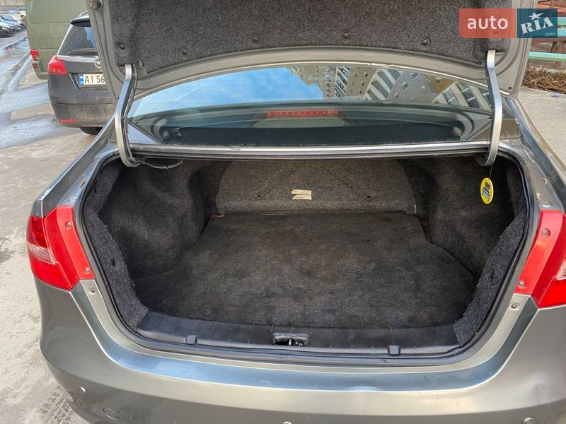 Седан JAC J5 2013 в Вышгороде