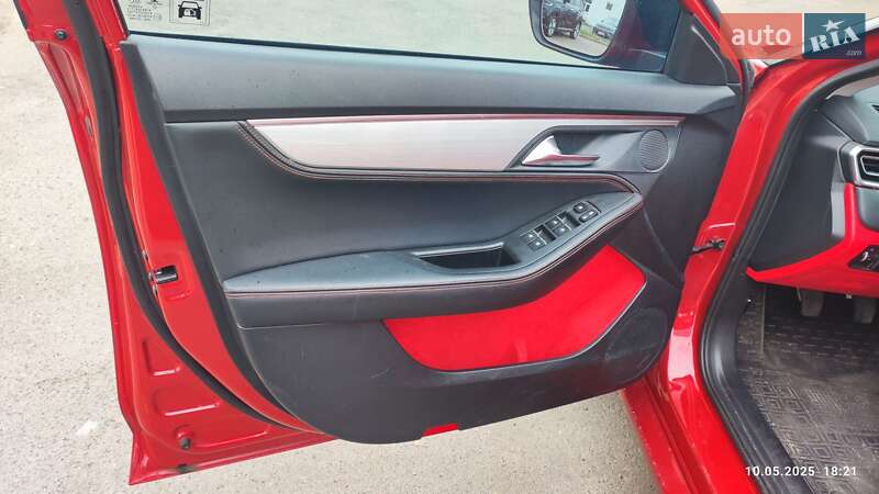 Лифтбек JAC J7 2021 в Киеве
