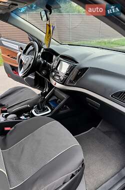 Внедорожник / Кроссовер JAC S5 2014 в 