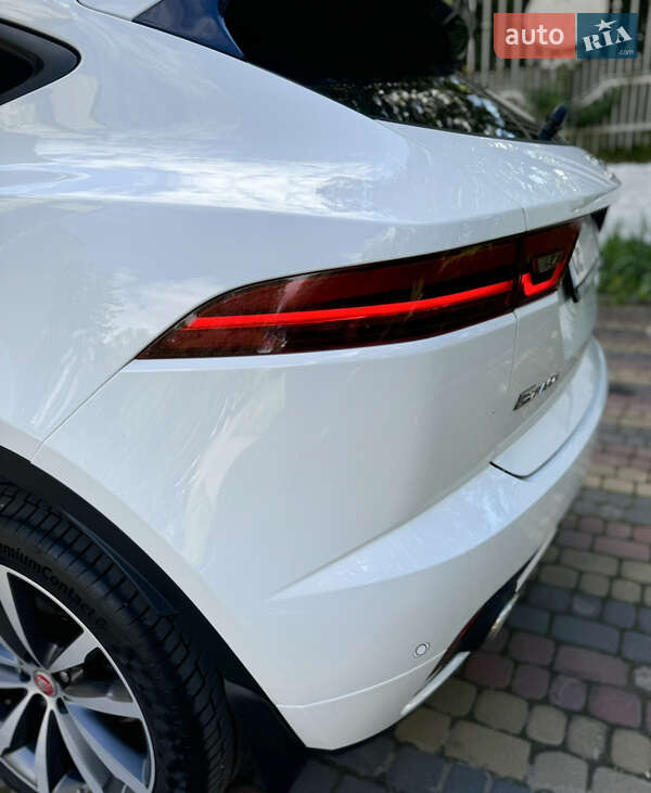 Позашляховик / Кросовер Jaguar E-Pace 2020 в Чернівцях