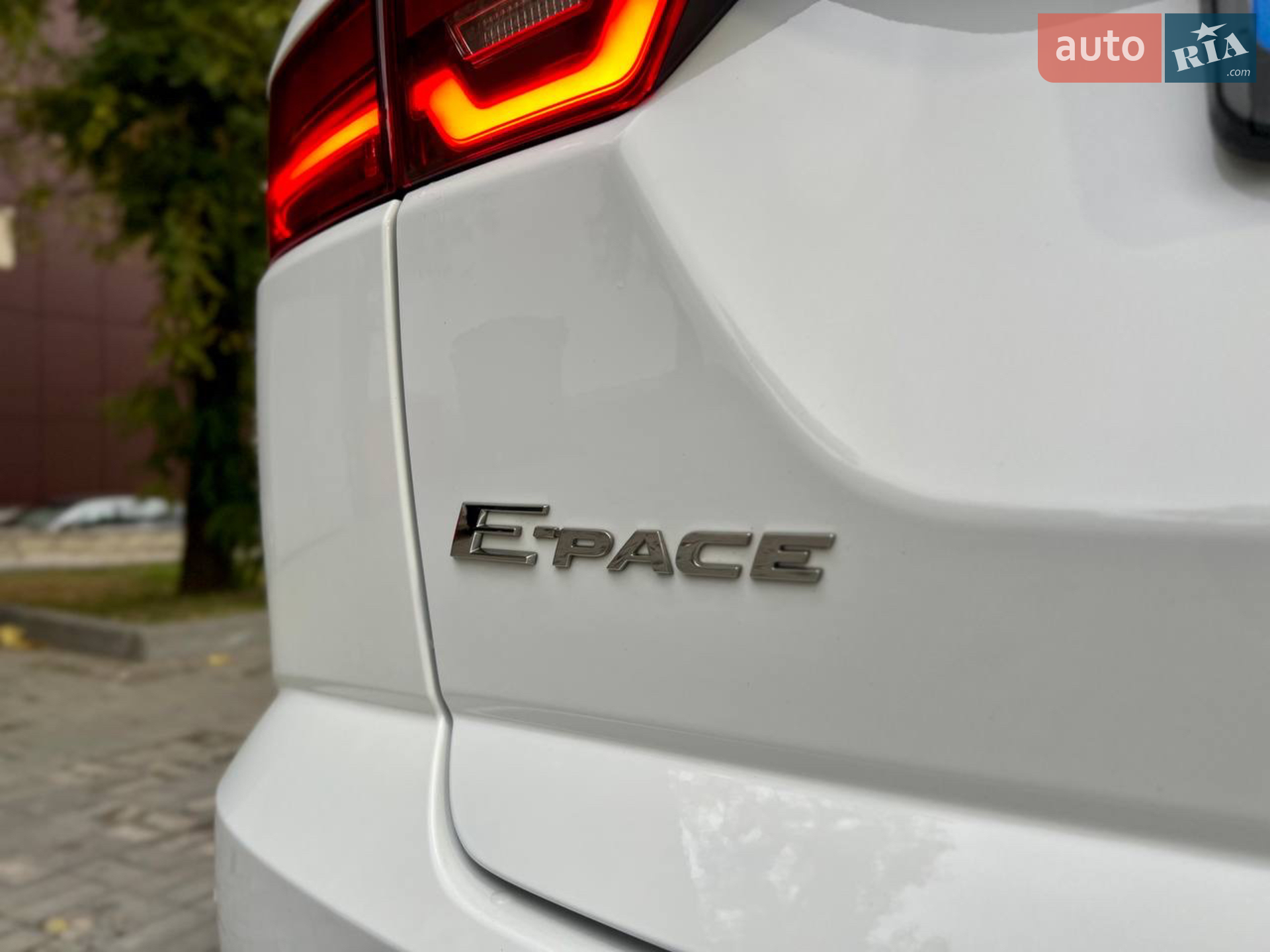 2018 Jaguar E-Pace - мініатюра 17