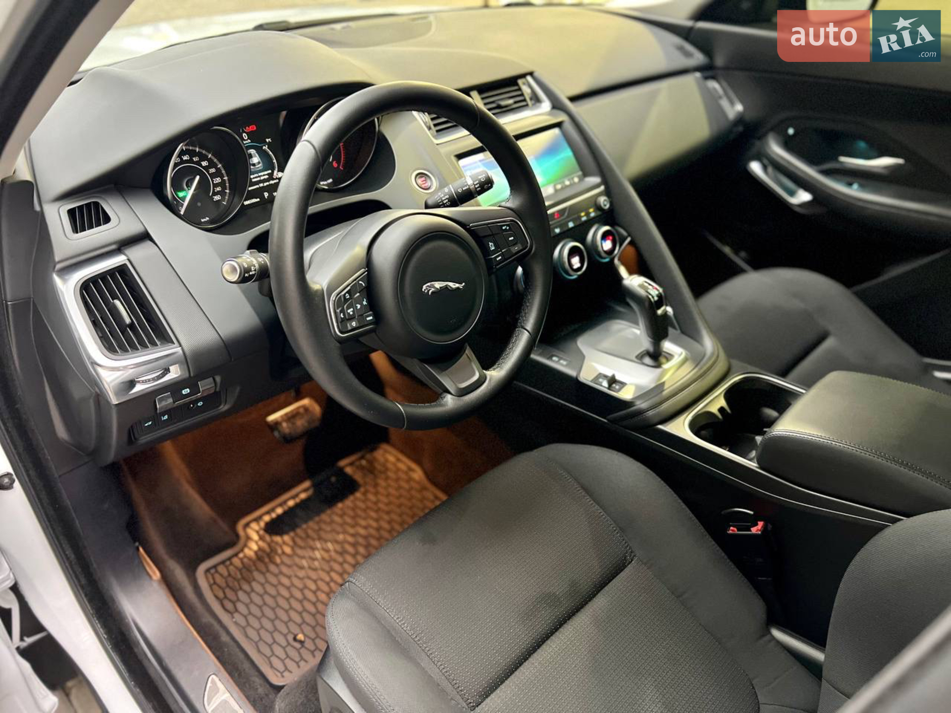 2018 Jaguar E-Pace - мініатюра 21
