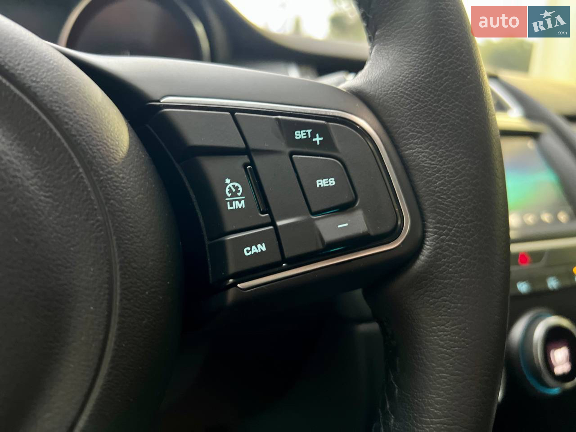 2018 Jaguar E-Pace - мініатюра 29