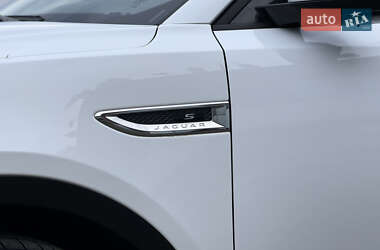 Внедорожник / Кроссовер Jaguar E-Pace 2018 в 