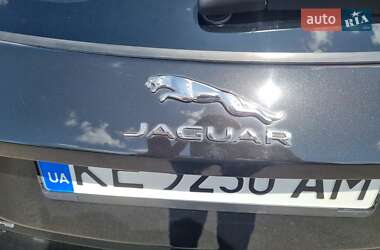 Внедорожник / Кроссовер Jaguar E-Pace 2017 в 