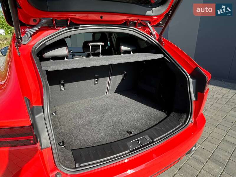 Внедорожник / Кроссовер Jaguar E-Pace 2020 в Киеве