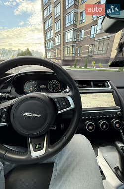 Позашляховик / Кросовер Jaguar E-Pace 2019 в Києві