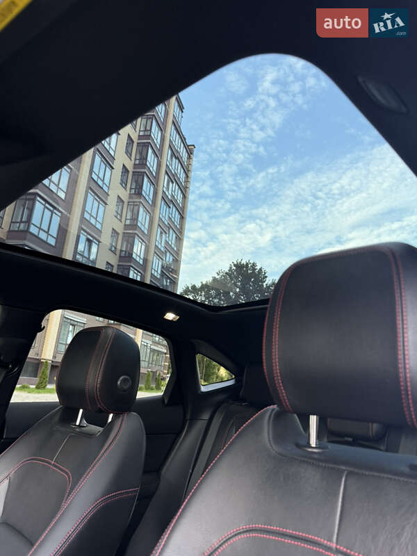 Позашляховик / Кросовер Jaguar E-Pace 2019 в Києві