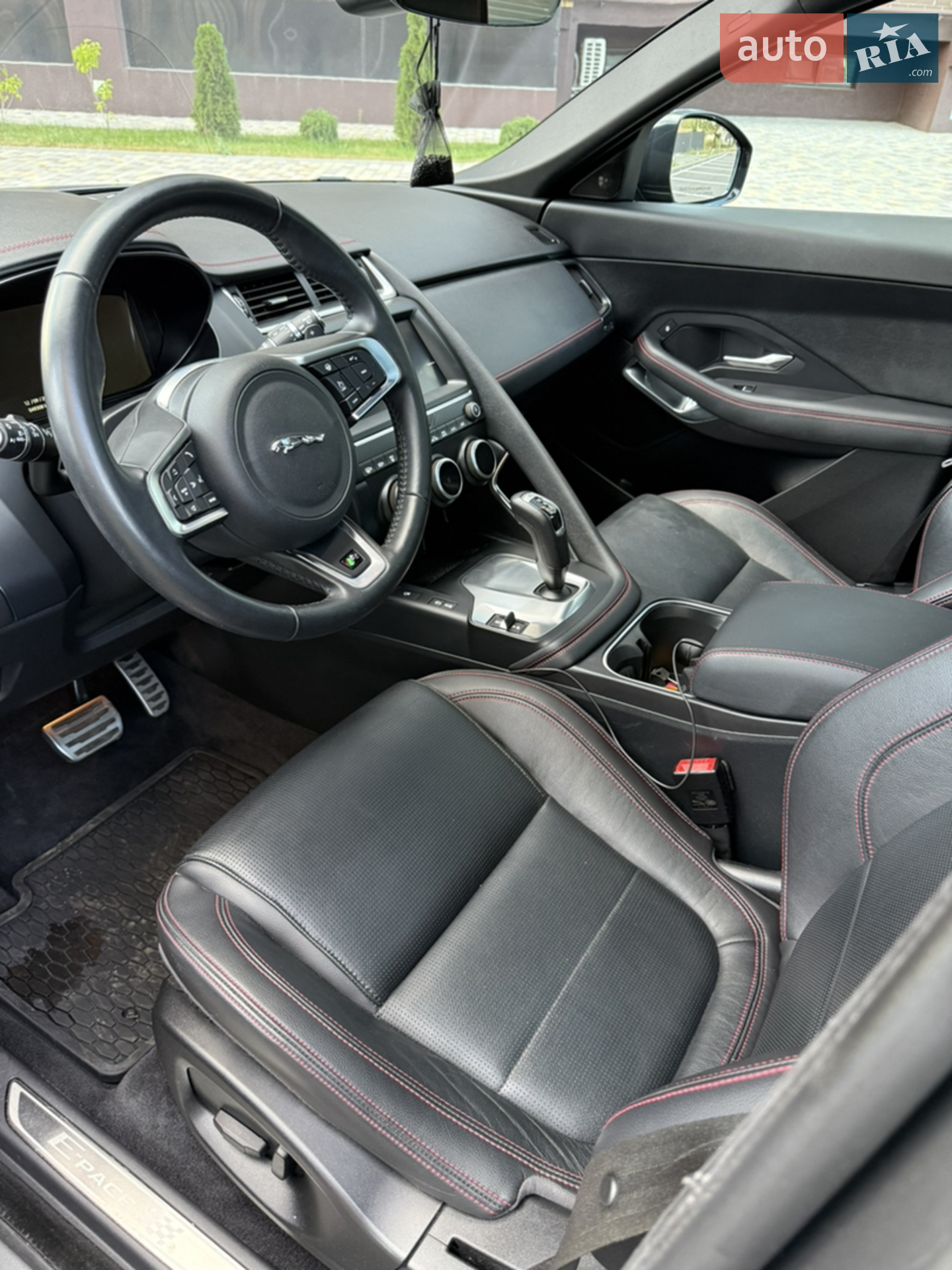 2019 Jaguar E-Pace - мініатюра 16