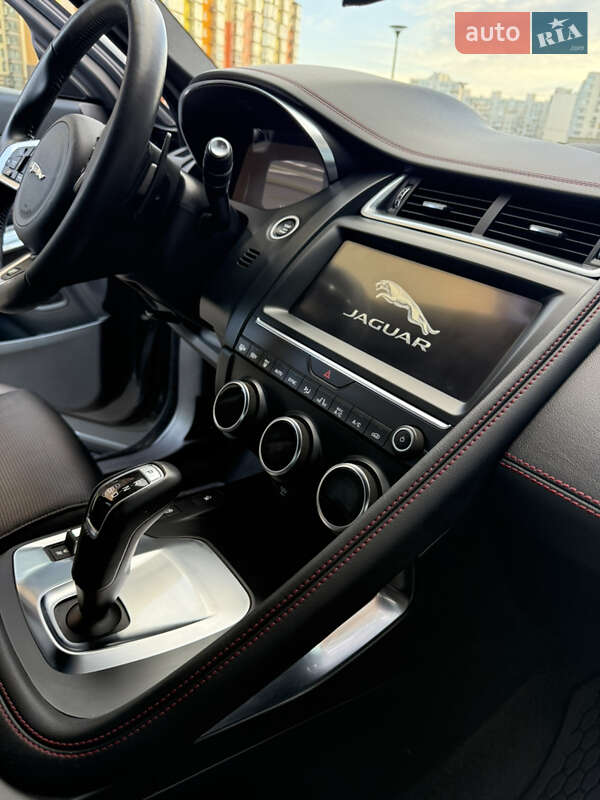 Позашляховик / Кросовер Jaguar E-Pace 2019 в Києві