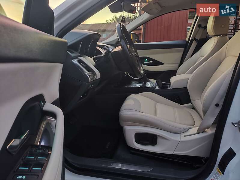 Позашляховик / Кросовер Jaguar E-Pace 2019 в Львові