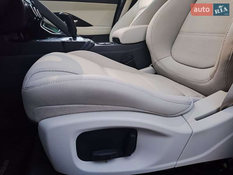 Позашляховик / Кросовер Jaguar E-Pace 2019 в Львові
