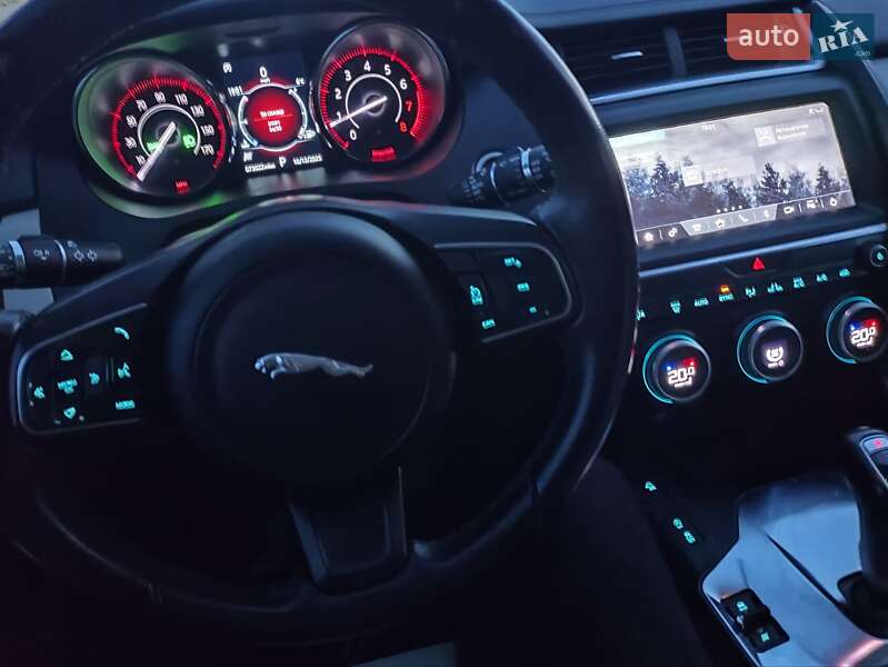 Позашляховик / Кросовер Jaguar E-Pace 2019 в Львові