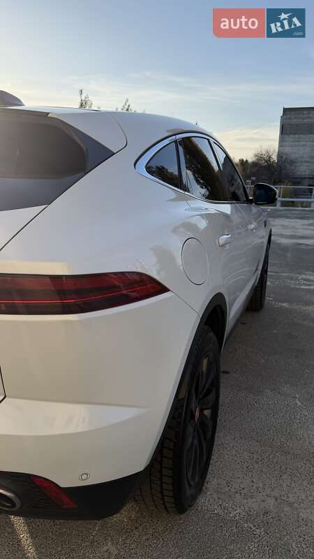 Позашляховик / Кросовер Jaguar E-Pace 2017 в Києві