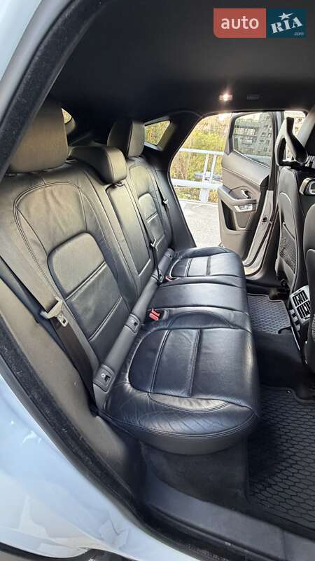 Позашляховик / Кросовер Jaguar E-Pace 2017 в Києві