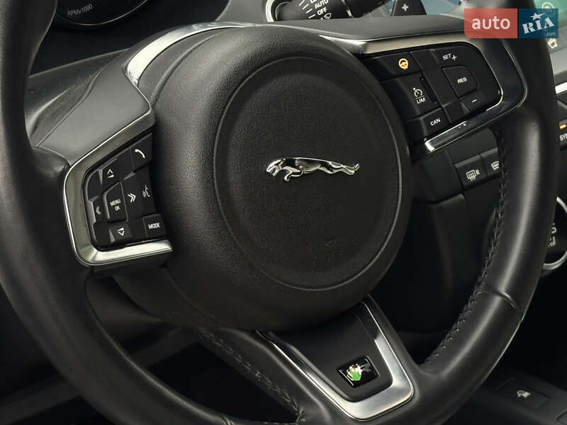 Позашляховик / Кросовер Jaguar E-Pace 2019 в Києві