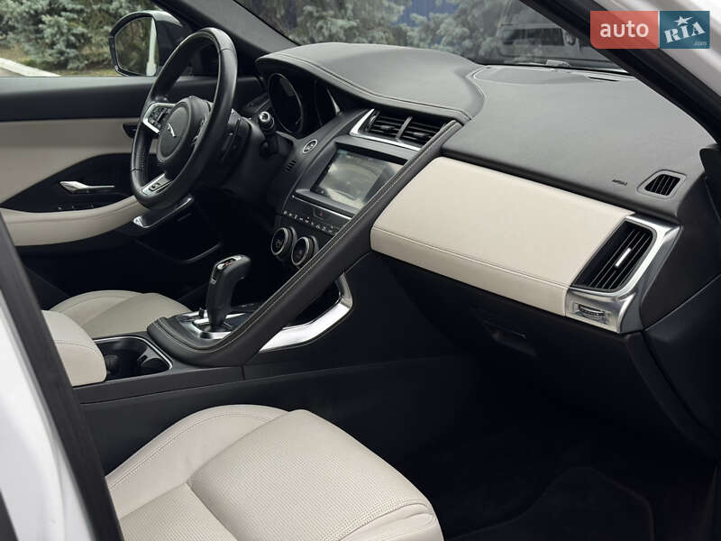 Позашляховик / Кросовер Jaguar E-Pace 2019 в Києві