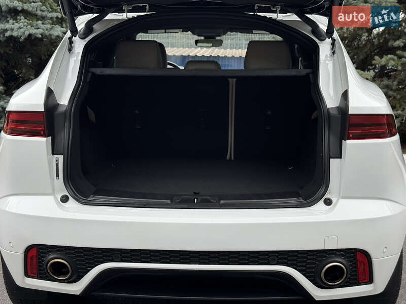 Позашляховик / Кросовер Jaguar E-Pace 2019 в Києві