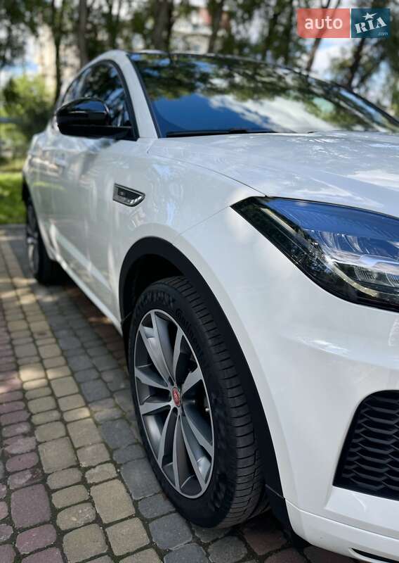 Позашляховик / Кросовер Jaguar E-Pace 2020 в Чернівцях