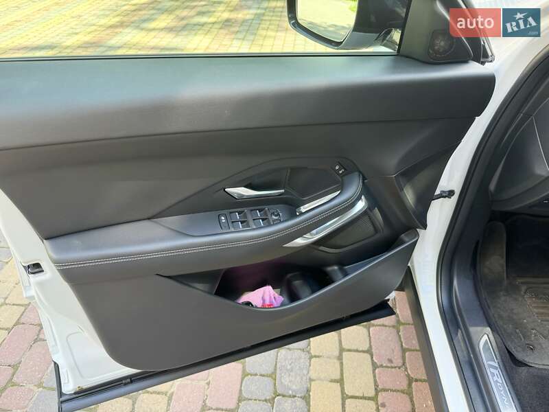 Позашляховик / Кросовер Jaguar E-Pace 2020 в Чернівцях