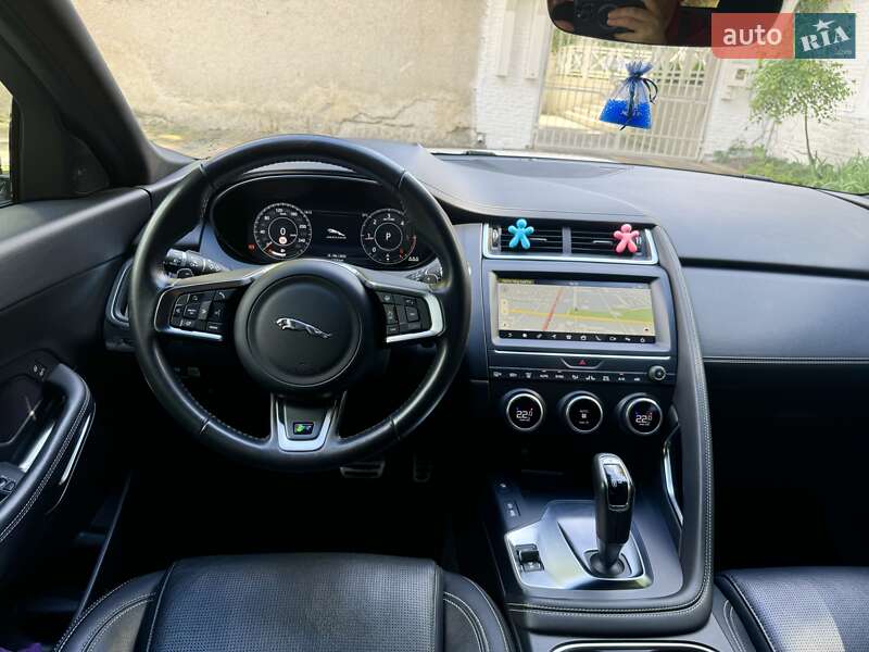 Позашляховик / Кросовер Jaguar E-Pace 2020 в Чернівцях