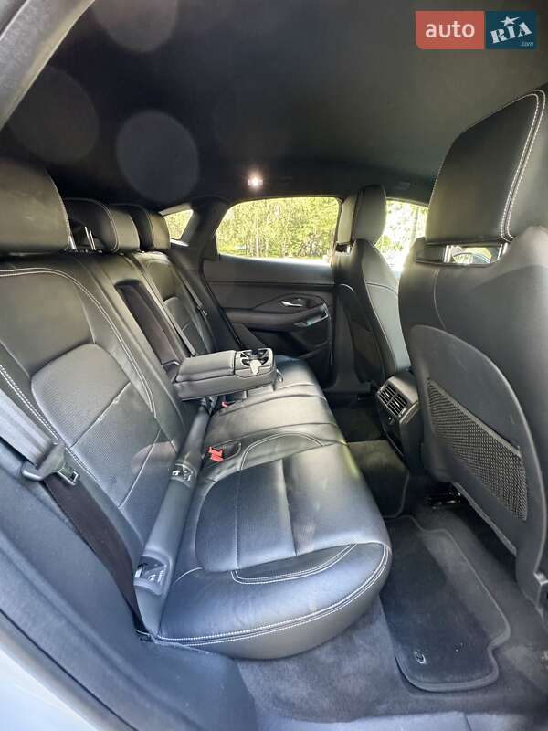 Позашляховик / Кросовер Jaguar E-Pace 2020 в Чернівцях