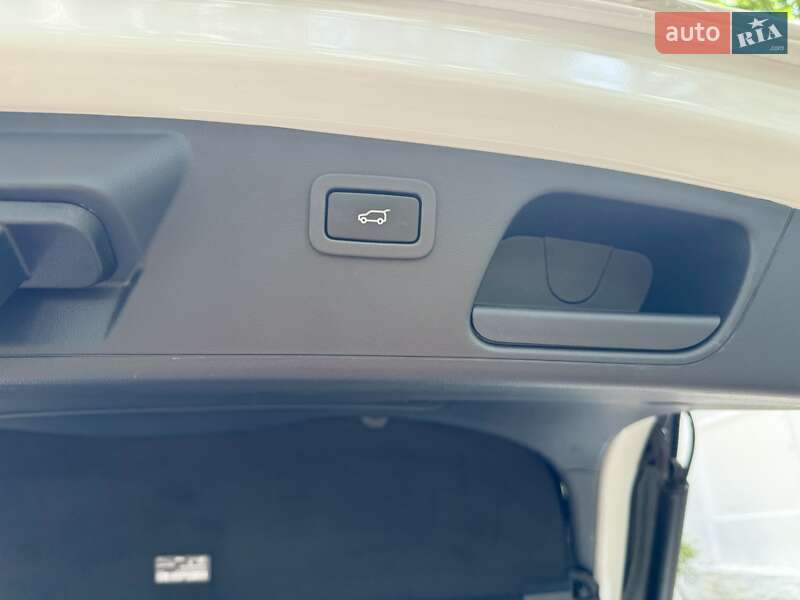 Позашляховик / Кросовер Jaguar E-Pace 2020 в Чернівцях