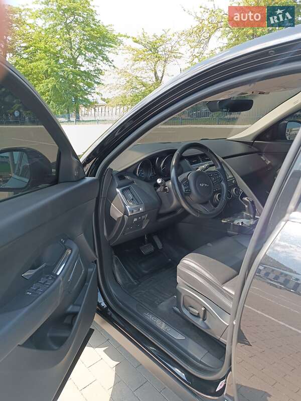 Внедорожник / Кроссовер Jaguar E-Pace 2018 в Одессе