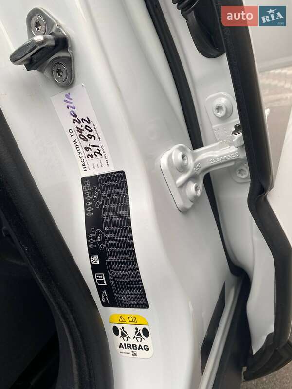 Внедорожник / Кроссовер Jaguar E-Pace 2018 в Киеве фото 41 Внедорожник / Кроссовер Jaguar E-Pace 2018 в Киеве