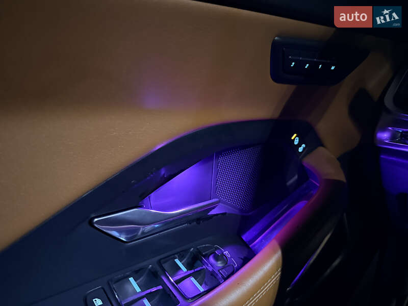 Позашляховик / Кросовер Jaguar E-Pace 2019 в Тернополі