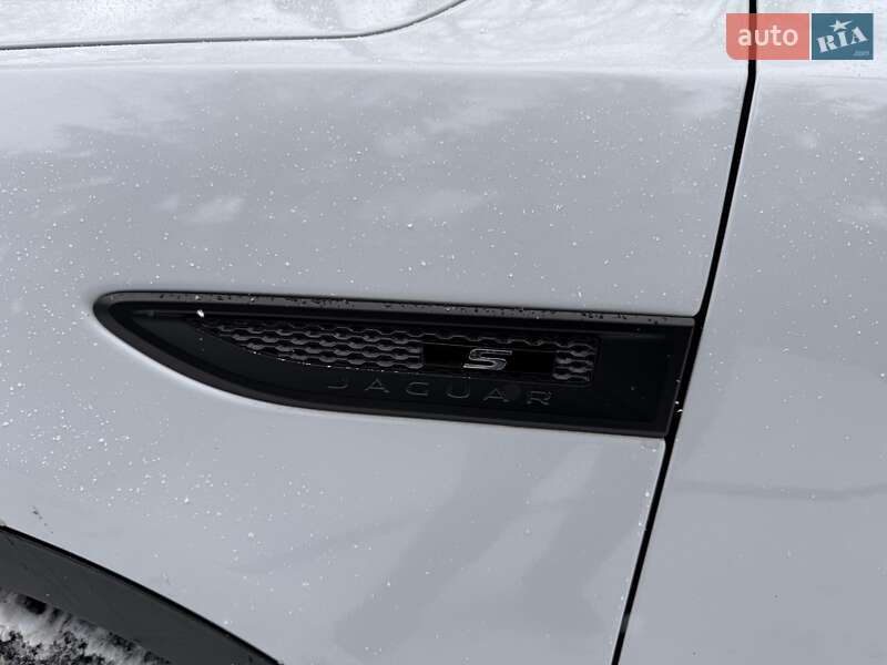 Внедорожник / Кроссовер Jaguar E-Pace 2017 в Киеве фото 12 Внедорожник / Кроссовер Jaguar E-Pace 2017 в Киеве
