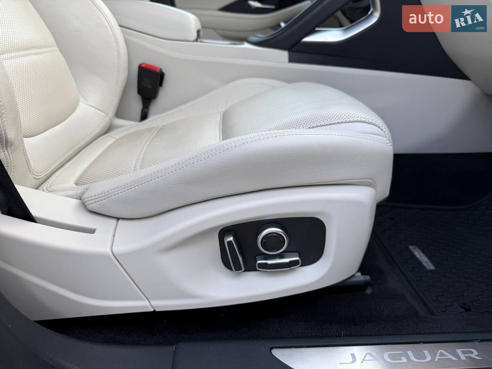 2021 Jaguar E-Pace - мініатюра 23