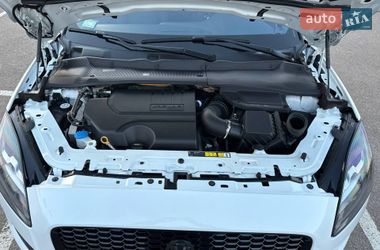 Внедорожник / Кроссовер Jaguar E-Pace 2019 в Киеве