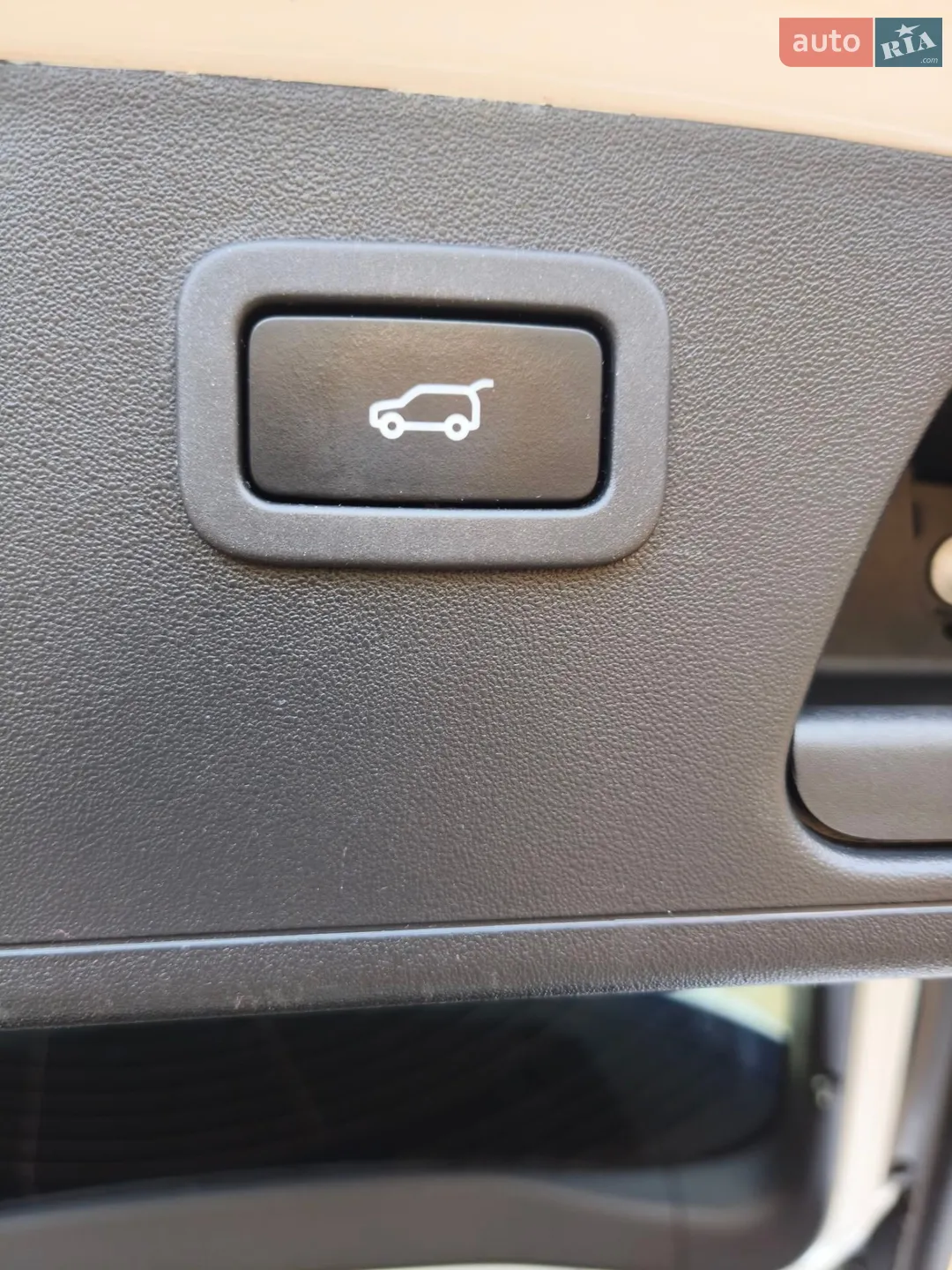 2018 Jaguar E-Pace - мініатюра 31