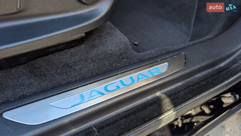 Внедорожник / Кроссовер Jaguar E-Pace 2019 в Киеве
