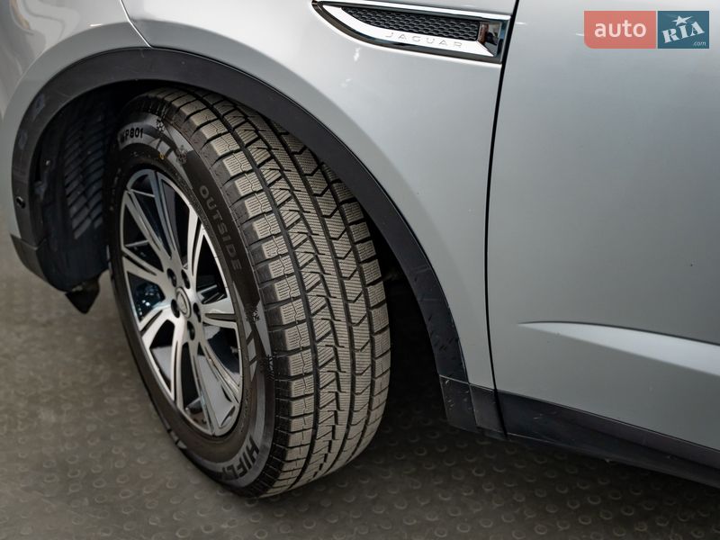 Позашляховик / Кросовер Jaguar E-Pace 2019 в Києві