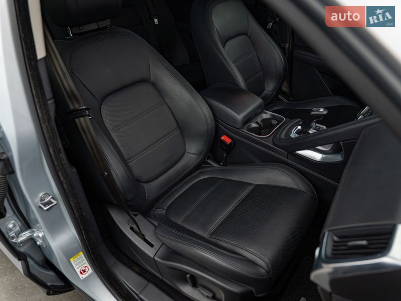 Позашляховик / Кросовер Jaguar E-Pace 2019 в Києві
