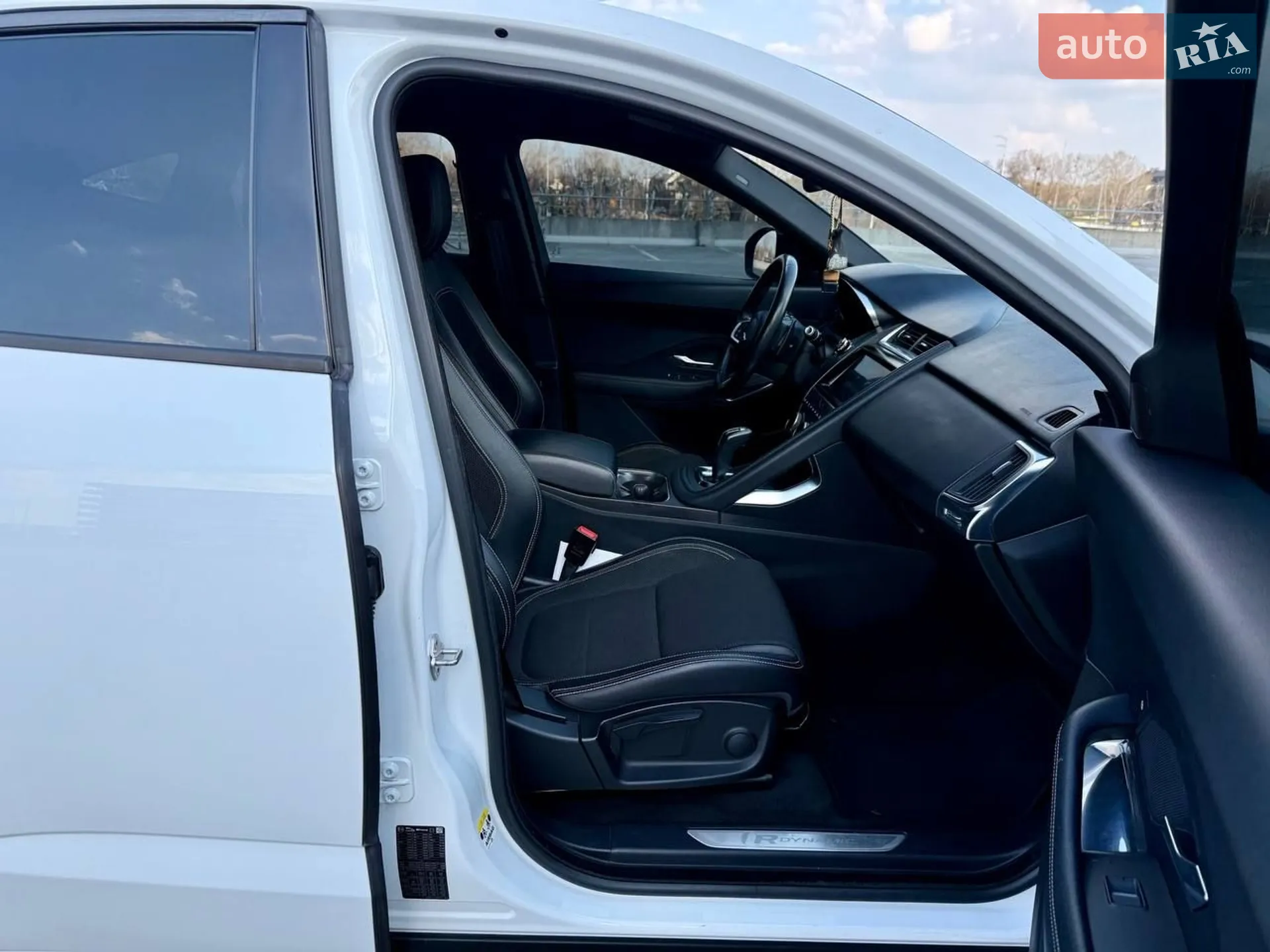 2019 Jaguar E-Pace - мініатюра 37