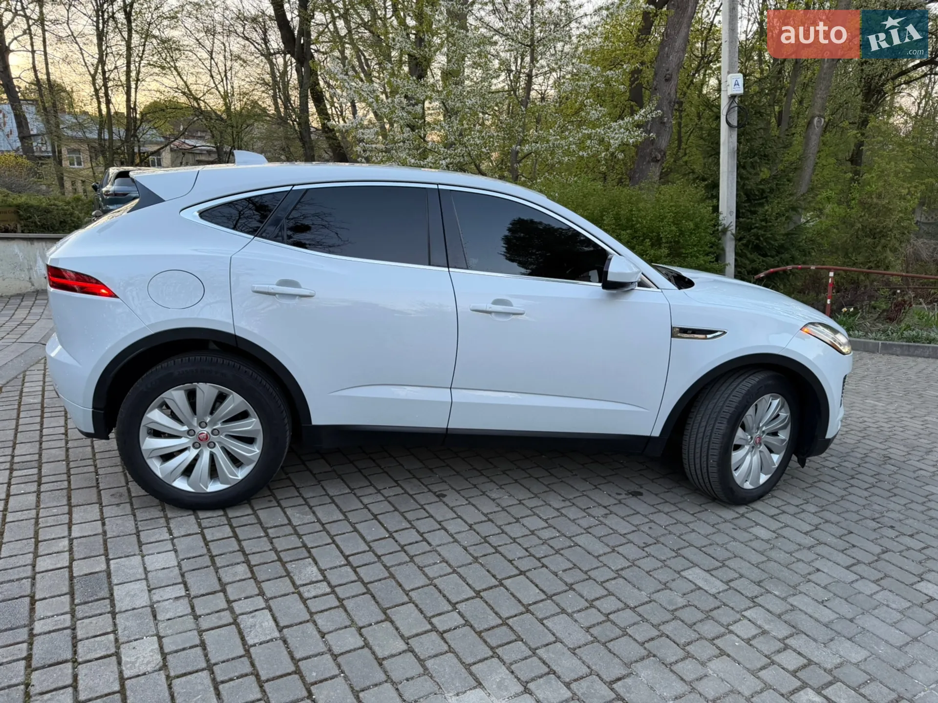 2017 Jaguar E-Pace - мініатюра 4