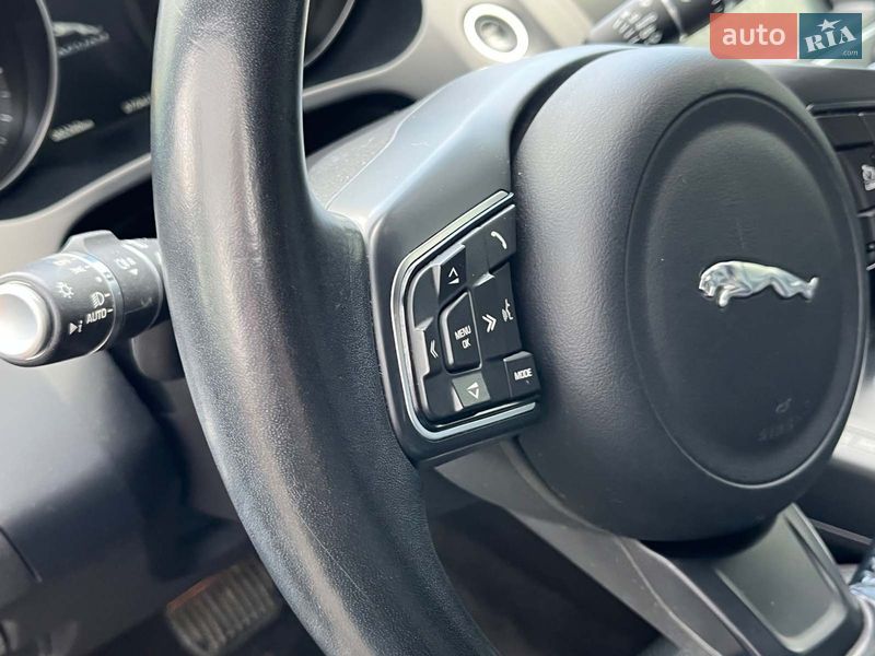 Внедорожник / Кроссовер Jaguar E-Pace 2017 в Киеве