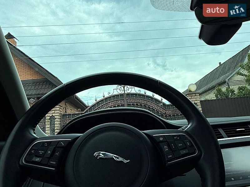 Позашляховик / Кросовер Jaguar E-Pace 2018 в Бершаді