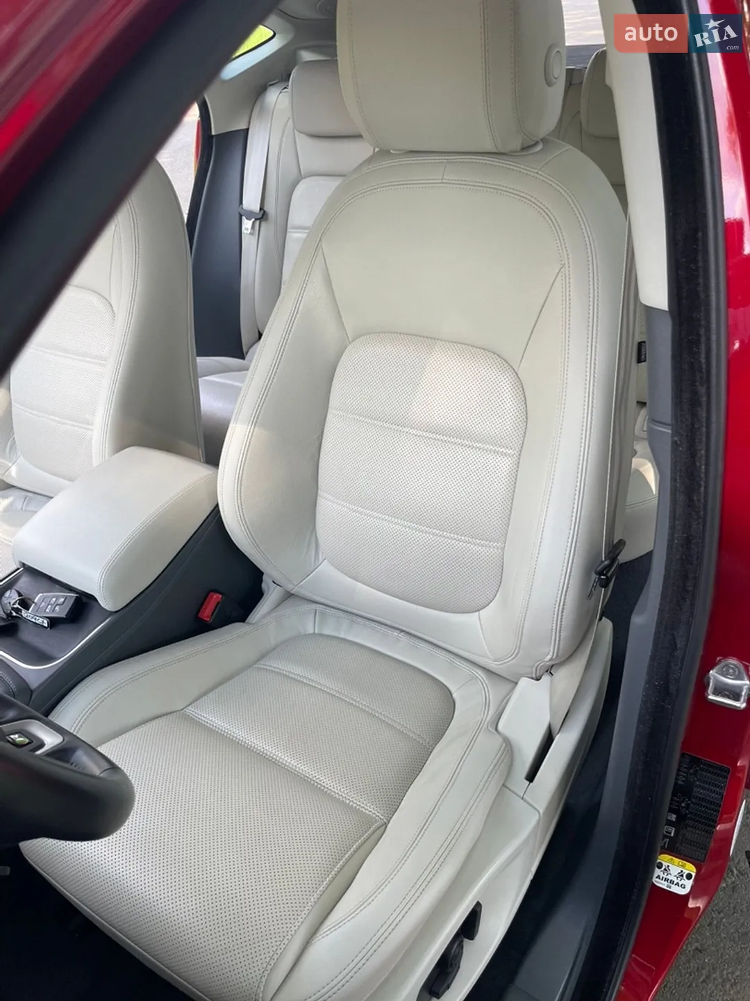 2019 Jaguar E-Pace - мініатюра 18
