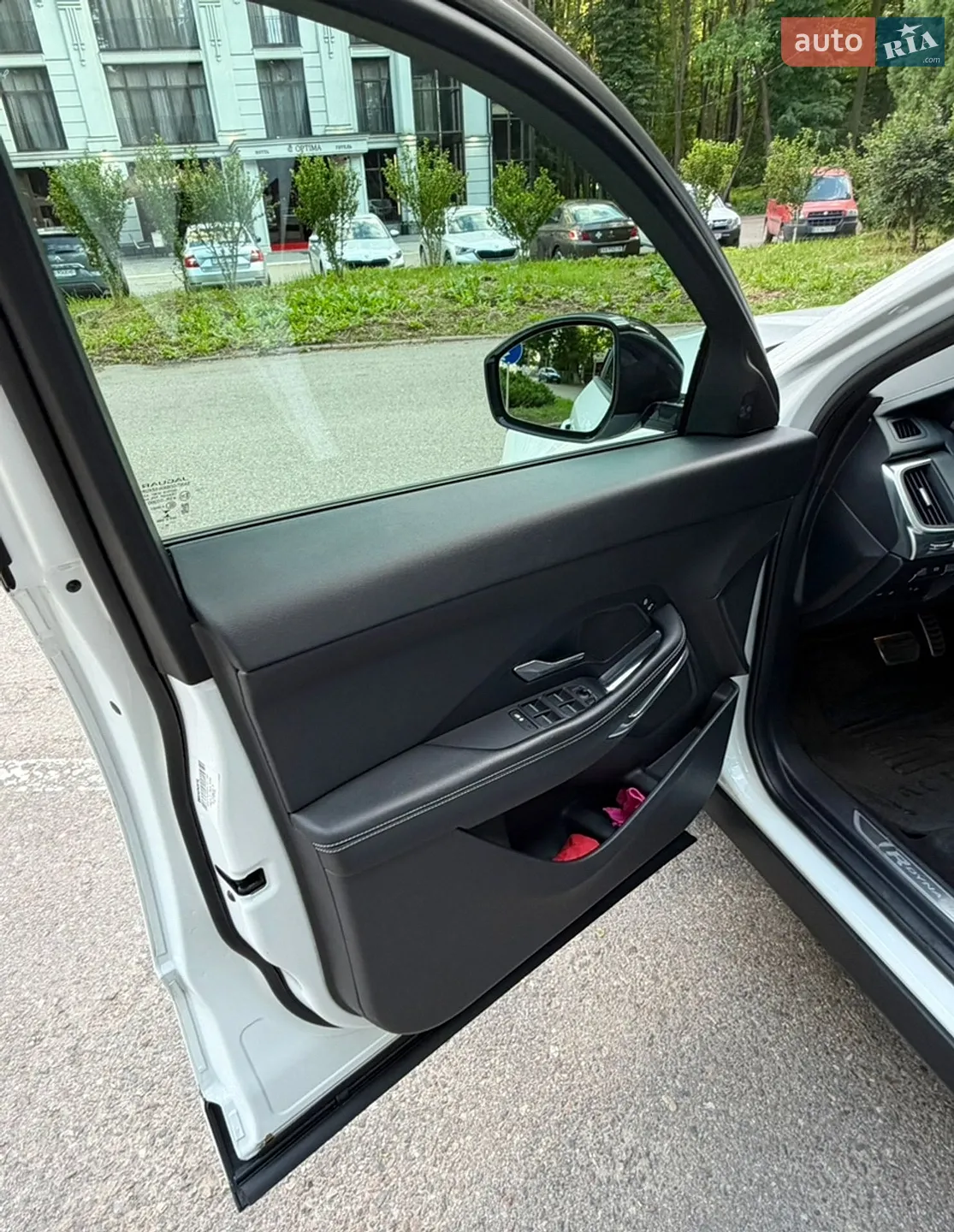 2020 Jaguar E-Pace - мініатюра 46