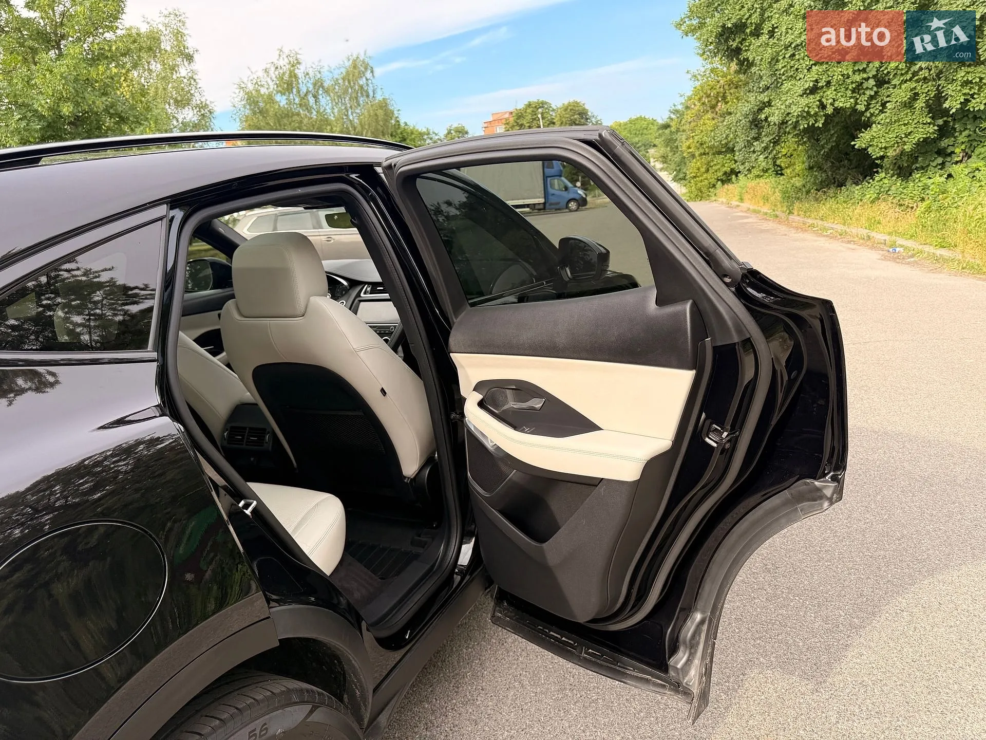 2019 Jaguar E-Pace - мініатюра 24