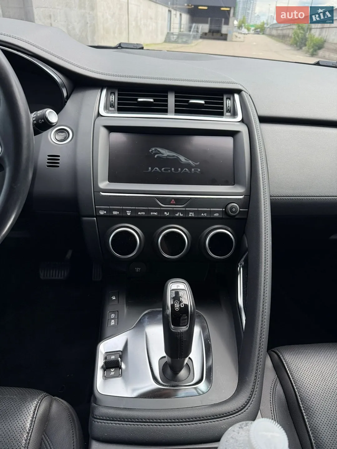 2019 Jaguar E-Pace - мініатюра 19