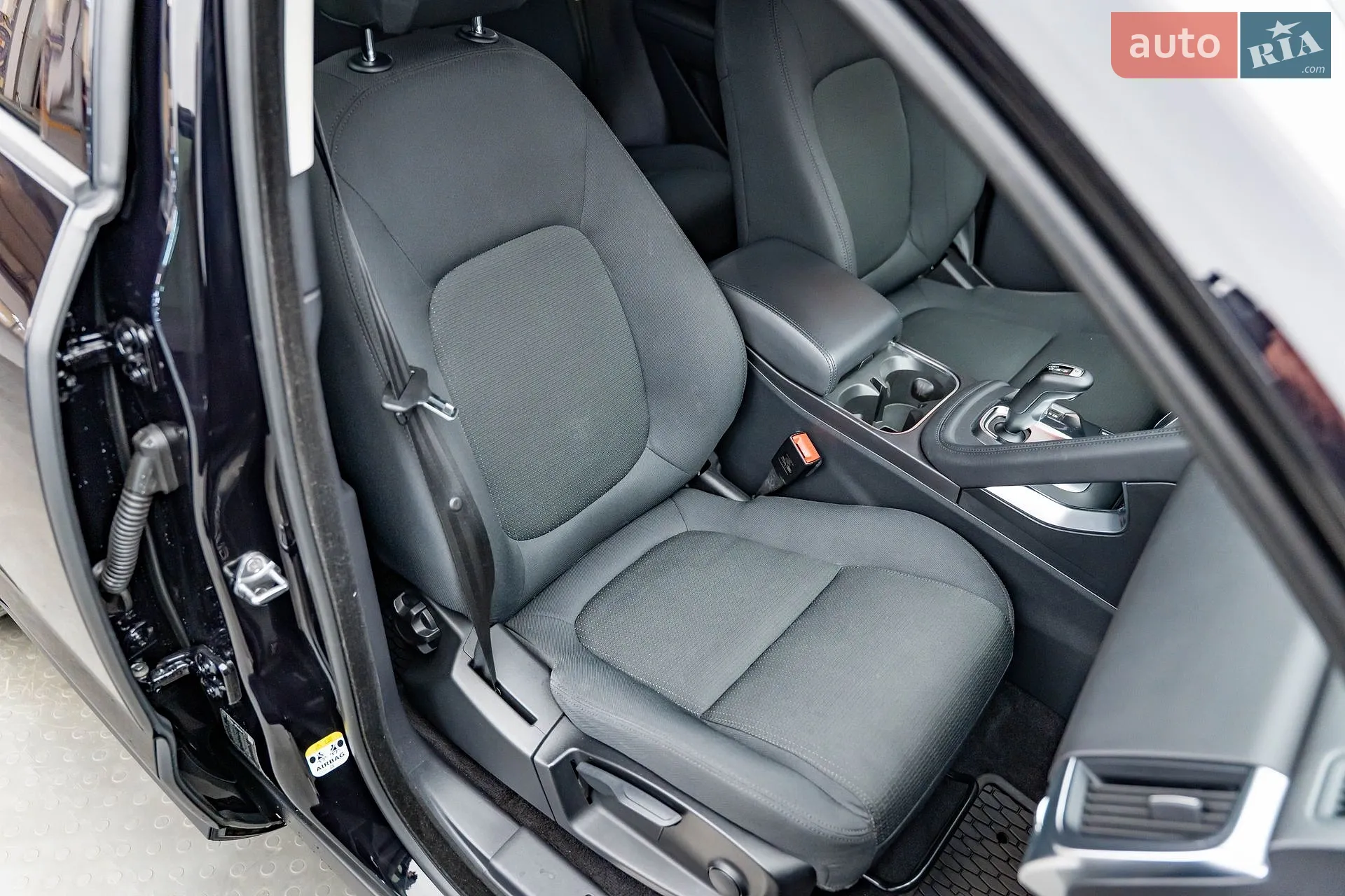 2019 Jaguar E-Pace - мініатюра 24