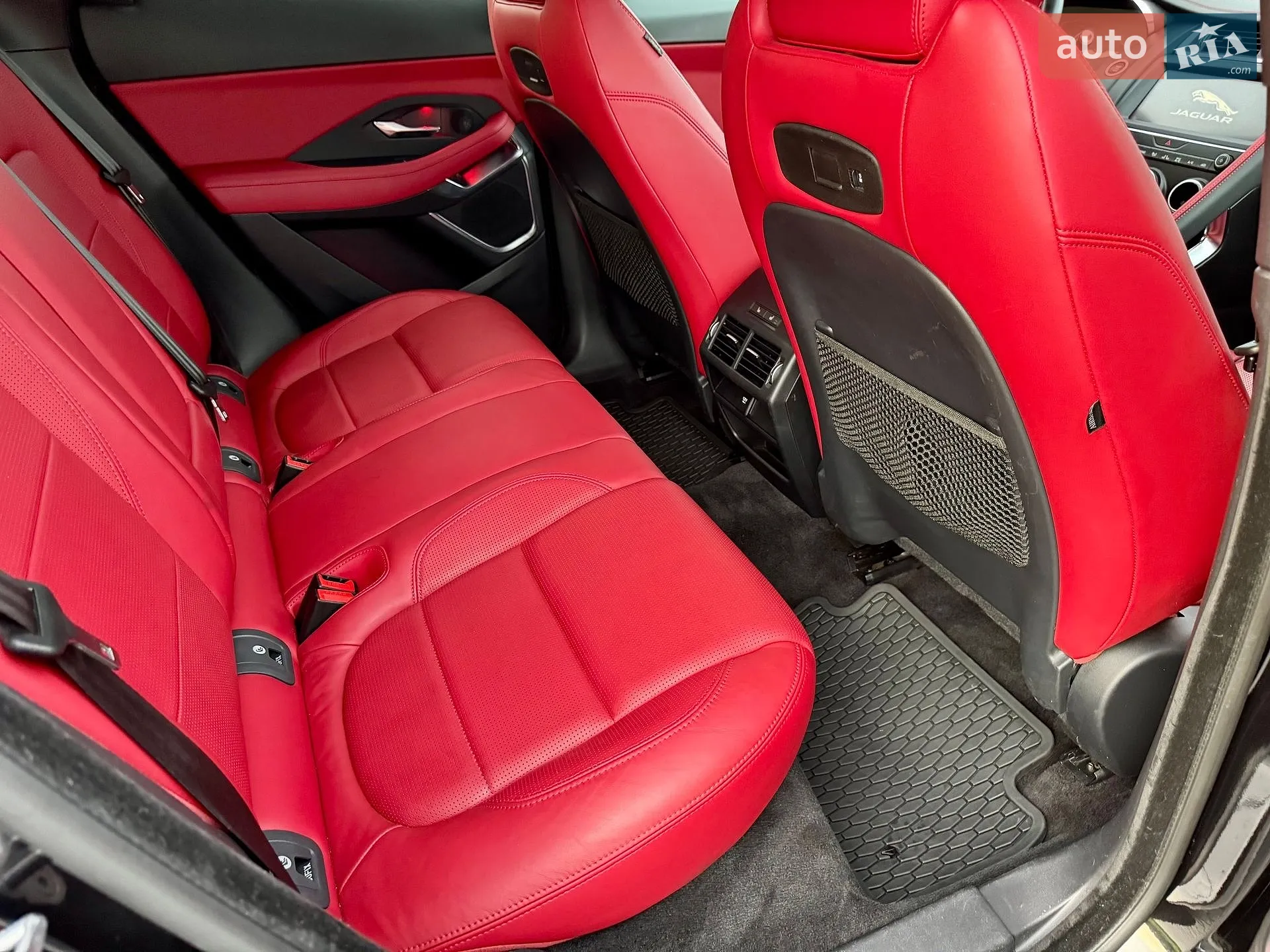 2019 Jaguar E-Pace - мініатюра 46
